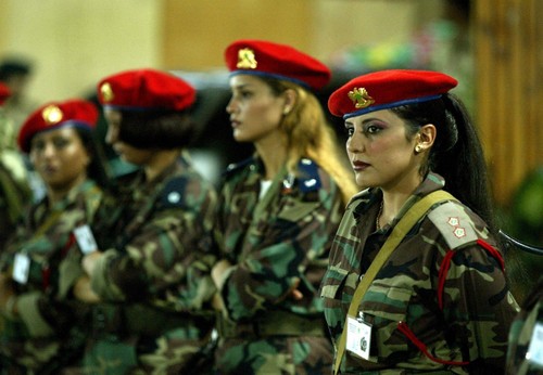 Líbia: corpo militar feminino