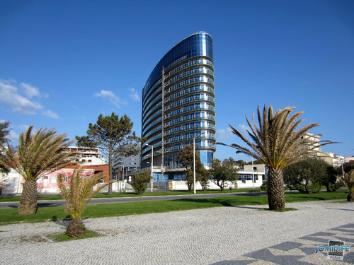 Hotel Galante: Jardins envolventes