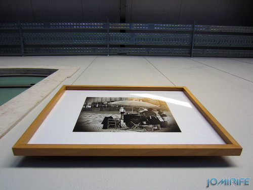 Montagem da exposição colectiva de Fotografia «Figueira da Foz, aqui sou feliz» em comemoração do 131º aniversário da Elevação da Figueira da Foz a Cidade - Obra pendurada