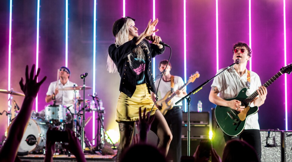 Paramore_at_Royal_Albert_Hall_-_19th_June_2017_-_1