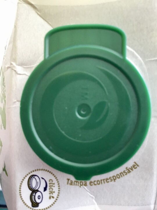 Pacote de leite com tampa beatificada, Portugal — (c) 2023