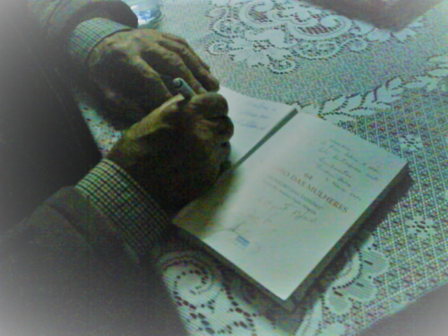 Humberto Filipe autografando Humberto Filipe autografando