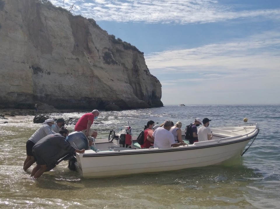 não_me_canso_disto_eles_barco.jpg não_me_canso_disto_eles_barco.jpg