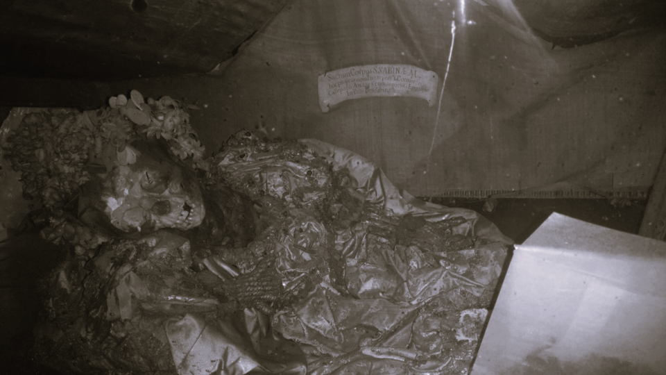 simulacro do corpo de santa sabina pormenor.png