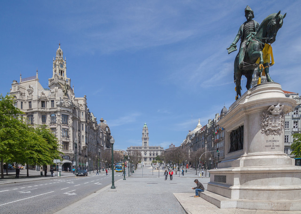 Praça_da_Liberdade,_Oporto,_Portugal,_2012-05-09,