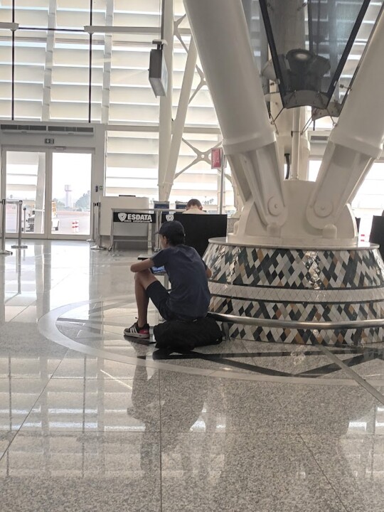 Não me canso disto_aeroporto5.jpg