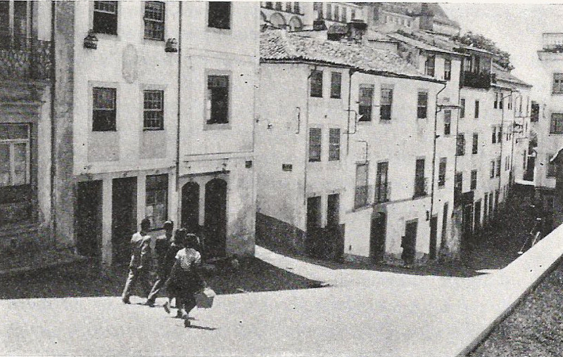 Rua das Covas, vista do lado da Sé Nova.jpg