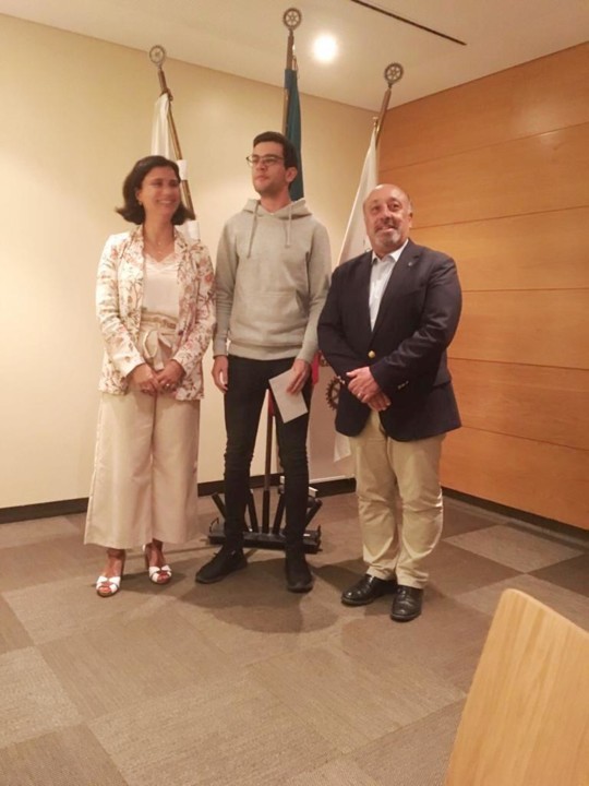 Entrega Bolsas Rotary 2 (2).jpg