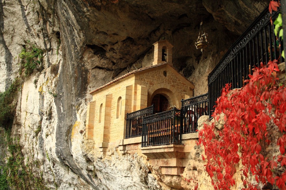 La_Santa_cueva_2.jpg