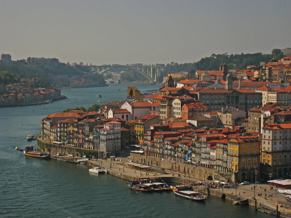 1280px-Portugal_-_Porto_-_View_from_Ponte_Luis_I_(