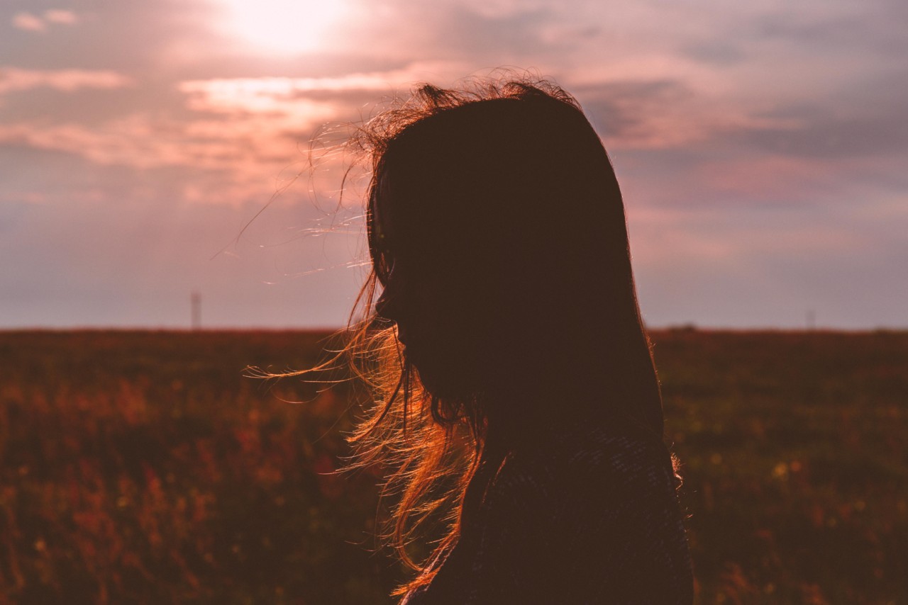 girls_head_silhouette_at_sunset.jpg girls_head_silhouette_at_sunset.jpg