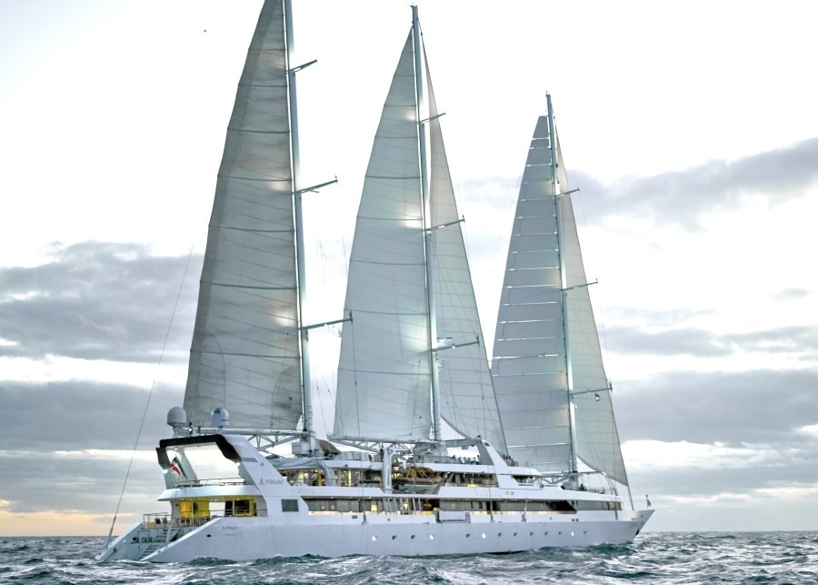 Le-Ponant_Solid_Sail1©PONANT-Philip-Plisson.jpg