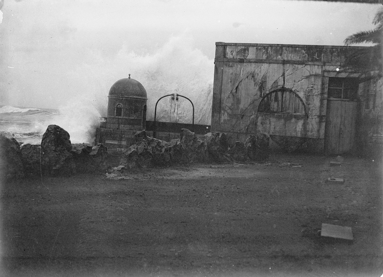 maregrafo em dia de tempestade.jpg