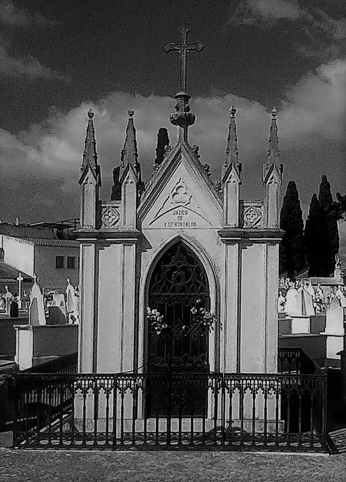 Jazigo de V. de Montalvo- Cemitério de Setúbal -