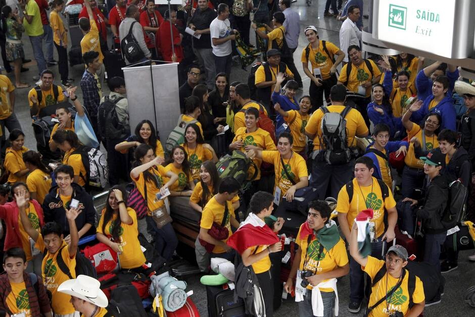 JMJ - Peregrinos lotam sagu&atilde;o do Aerorporto Inter