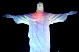 Cristo recebe iluminação no dia dos pais