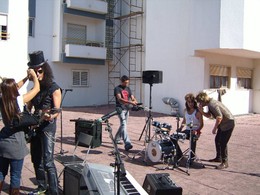 72282_157386467634501_100000894464032_286201_19942