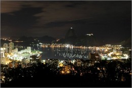 A noite no Rio vista do alto do mirante Dona Marta