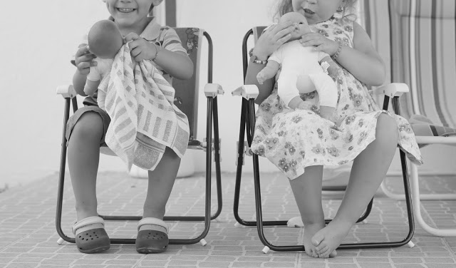 fim-de-semana + férias + amigos + crianças felizes + crianças a brincar + brincadeiras de crianças 